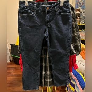 The Loft - Curvy Kick Crop 28/6